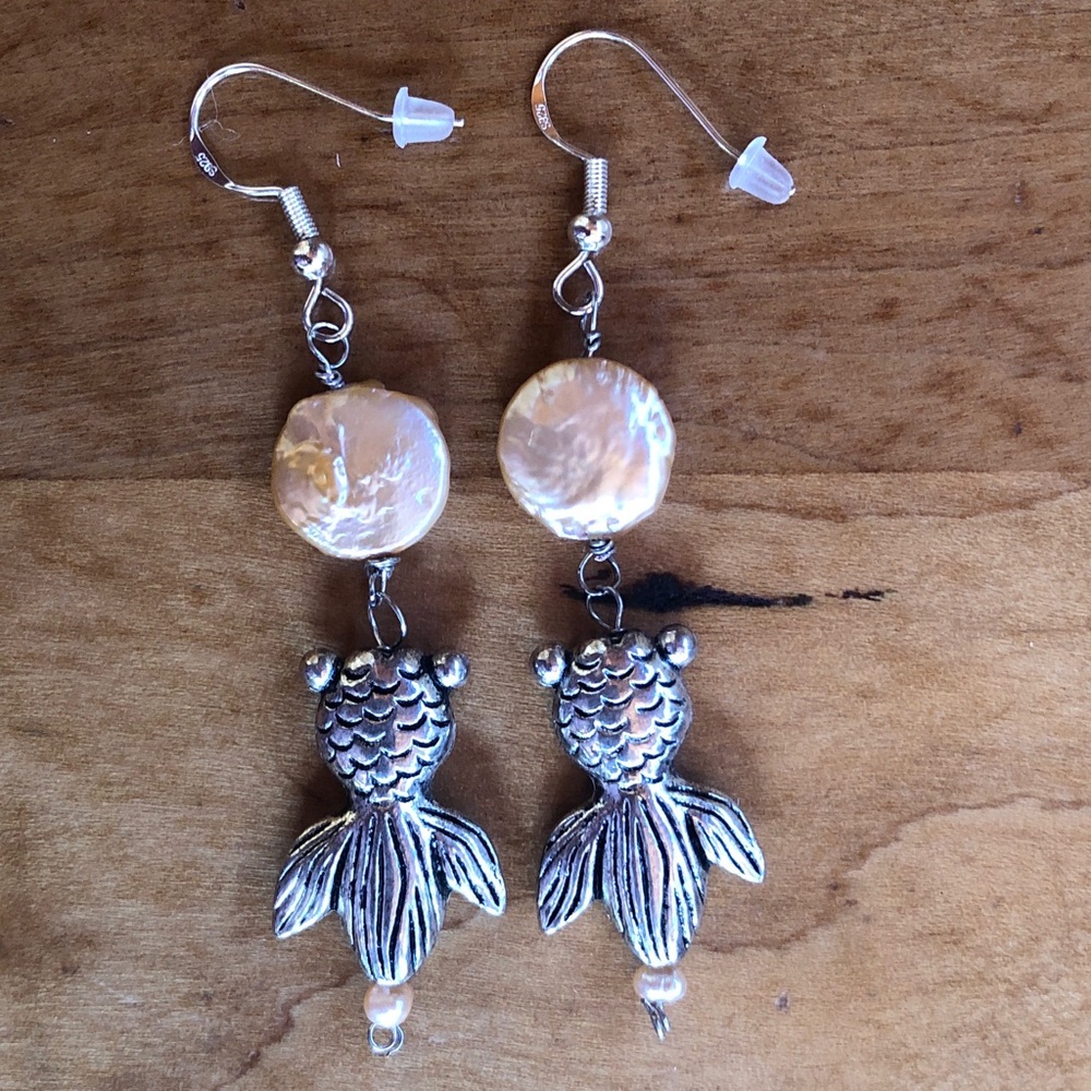HAND CRAFTED Koi Goldfish Charm Pink Coin / Baroque Pearl Drop Silver Earrings - Picture 13 of 17